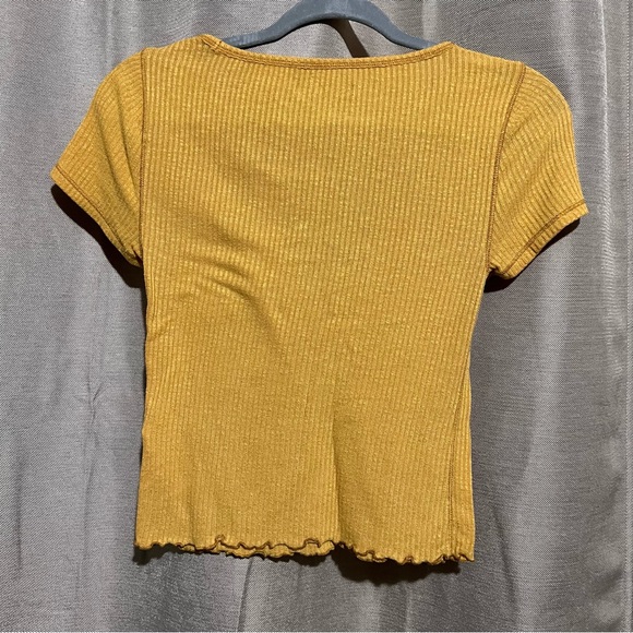 A&F cinched ribbed crop top - Picture 3 of 3